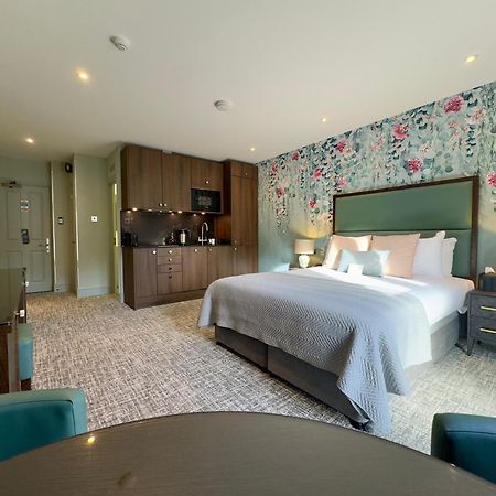 Mandolay Hotel Guildford Bagian luar foto