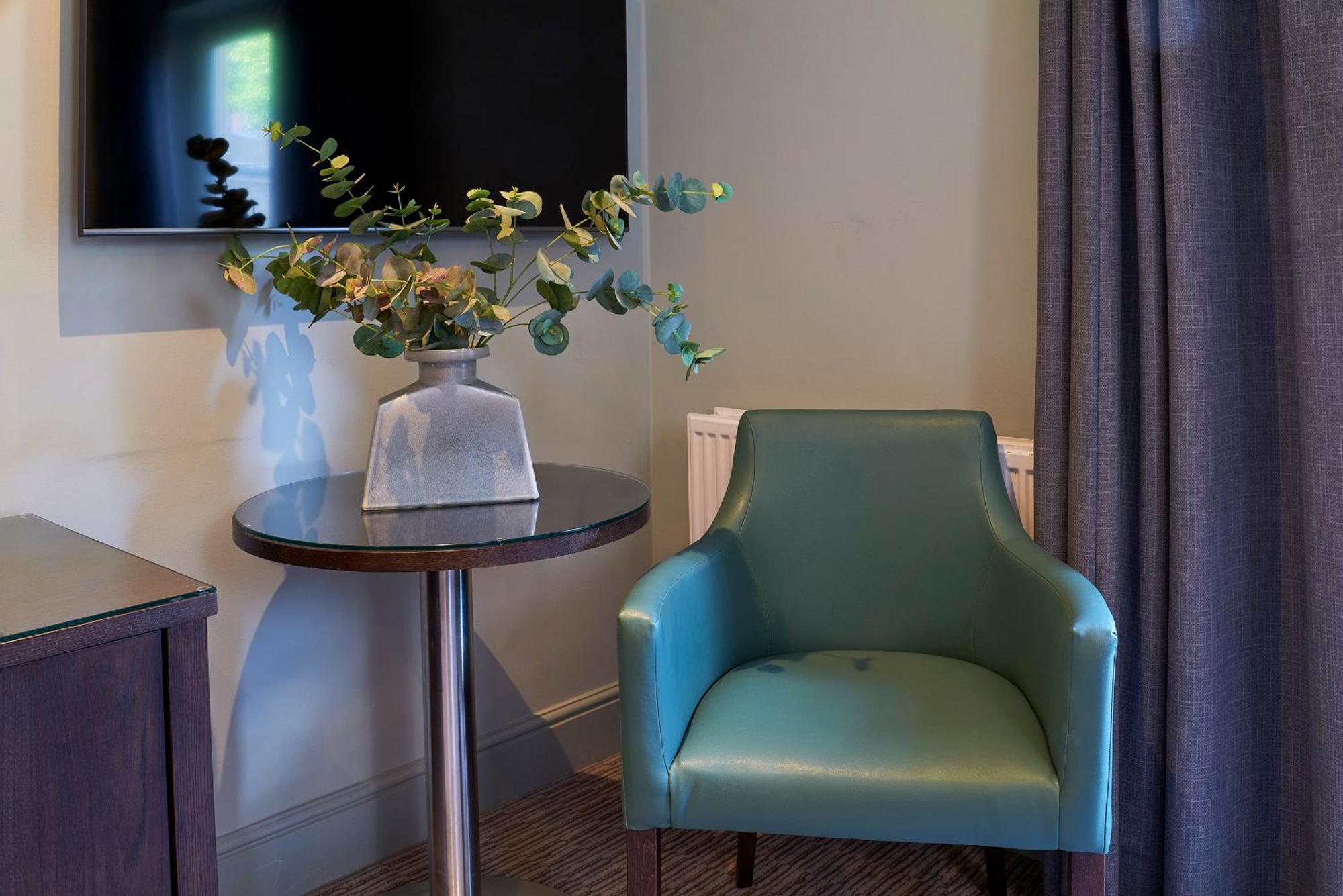 Mandolay Hotel Guildford Bagian luar foto