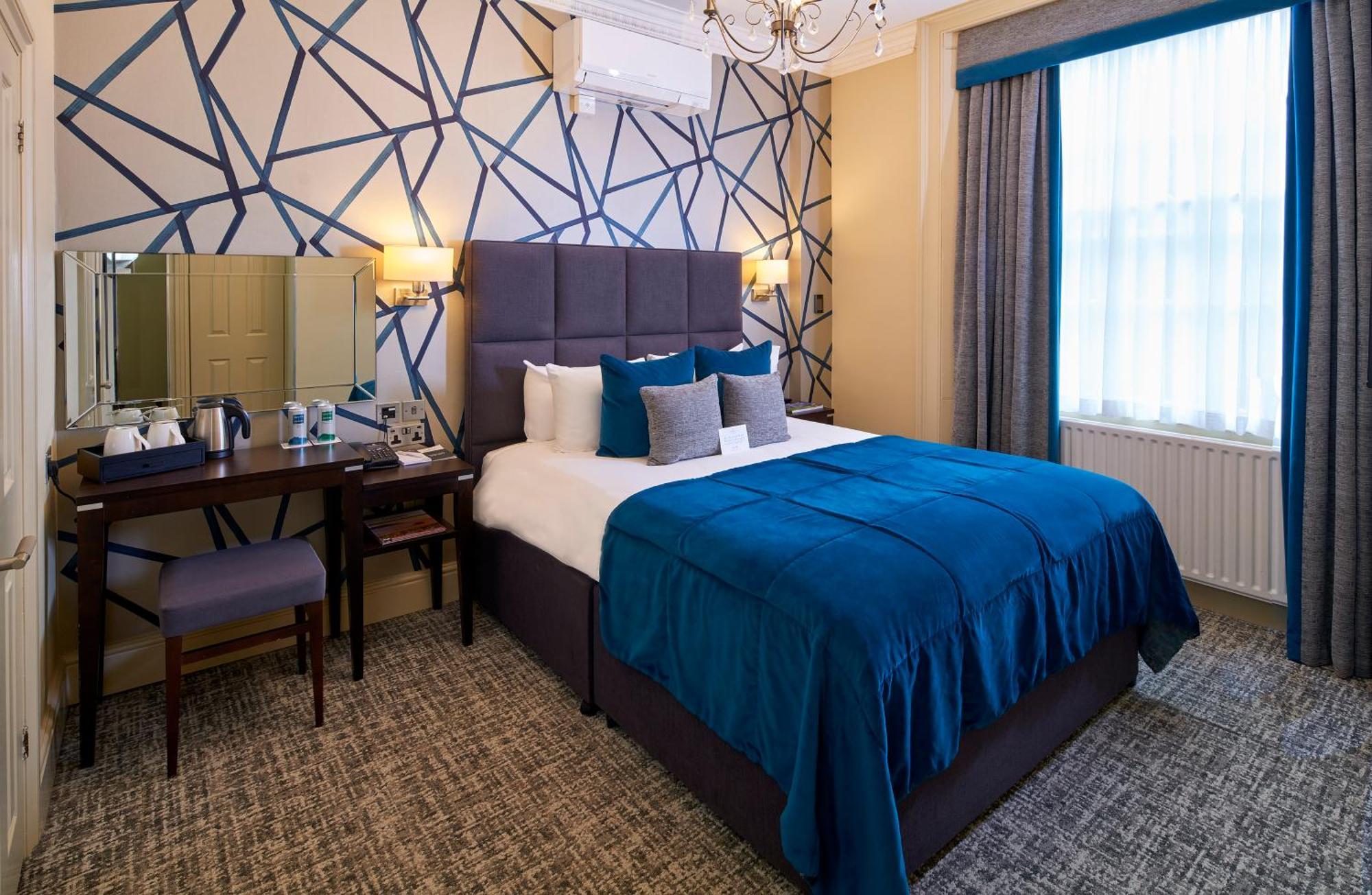 Mandolay Hotel Guildford Bagian luar foto