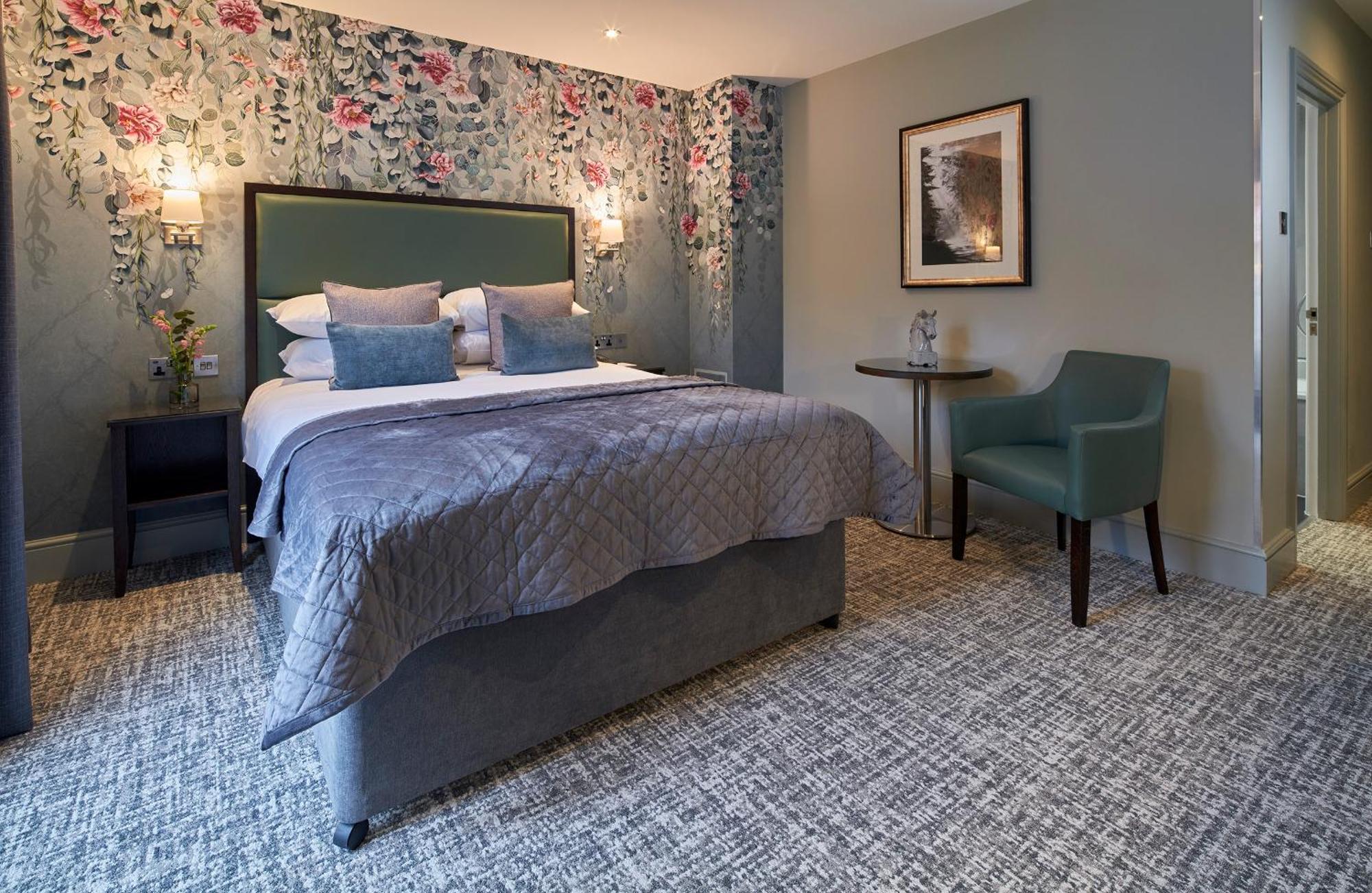 Mandolay Hotel Guildford Bagian luar foto