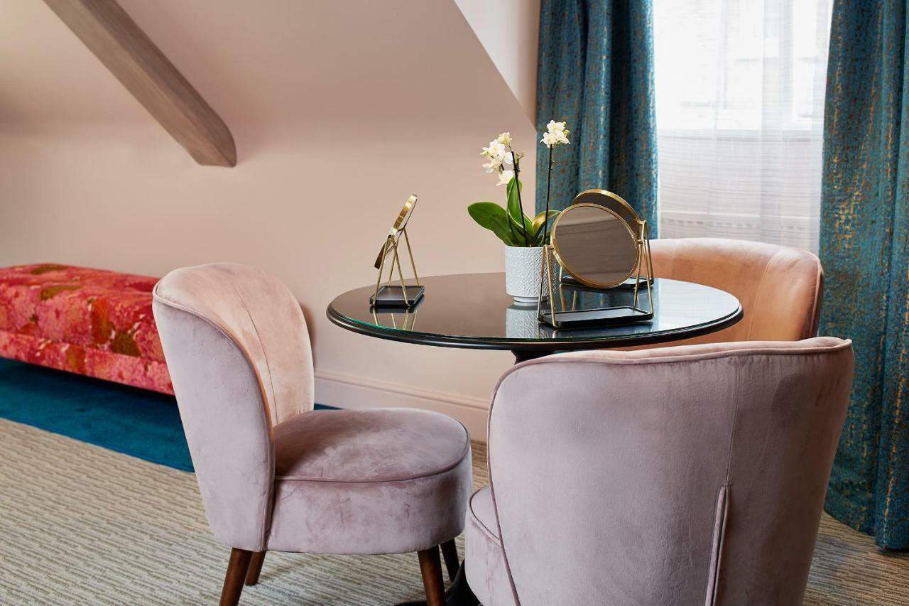Mandolay Hotel Guildford Bagian luar foto